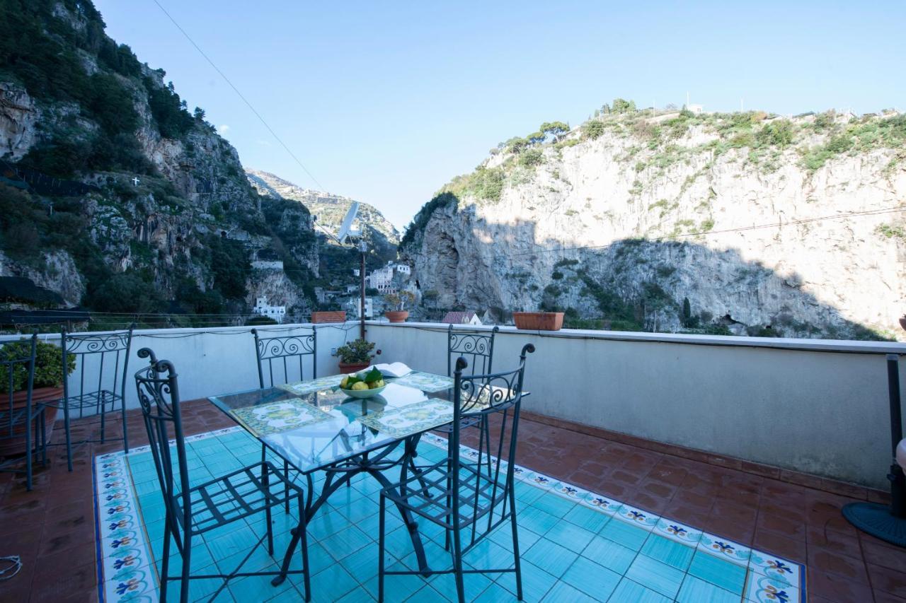 Апартаменты House Amalfi - Terrace & Seaview Атрани Экстерьер фото